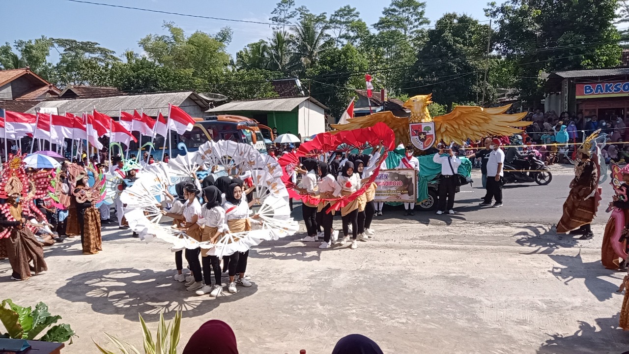 Gempita Cinta Nusa Espensa Meriahkan Pawai Budaya HUT ke-77 Republik Indonesia